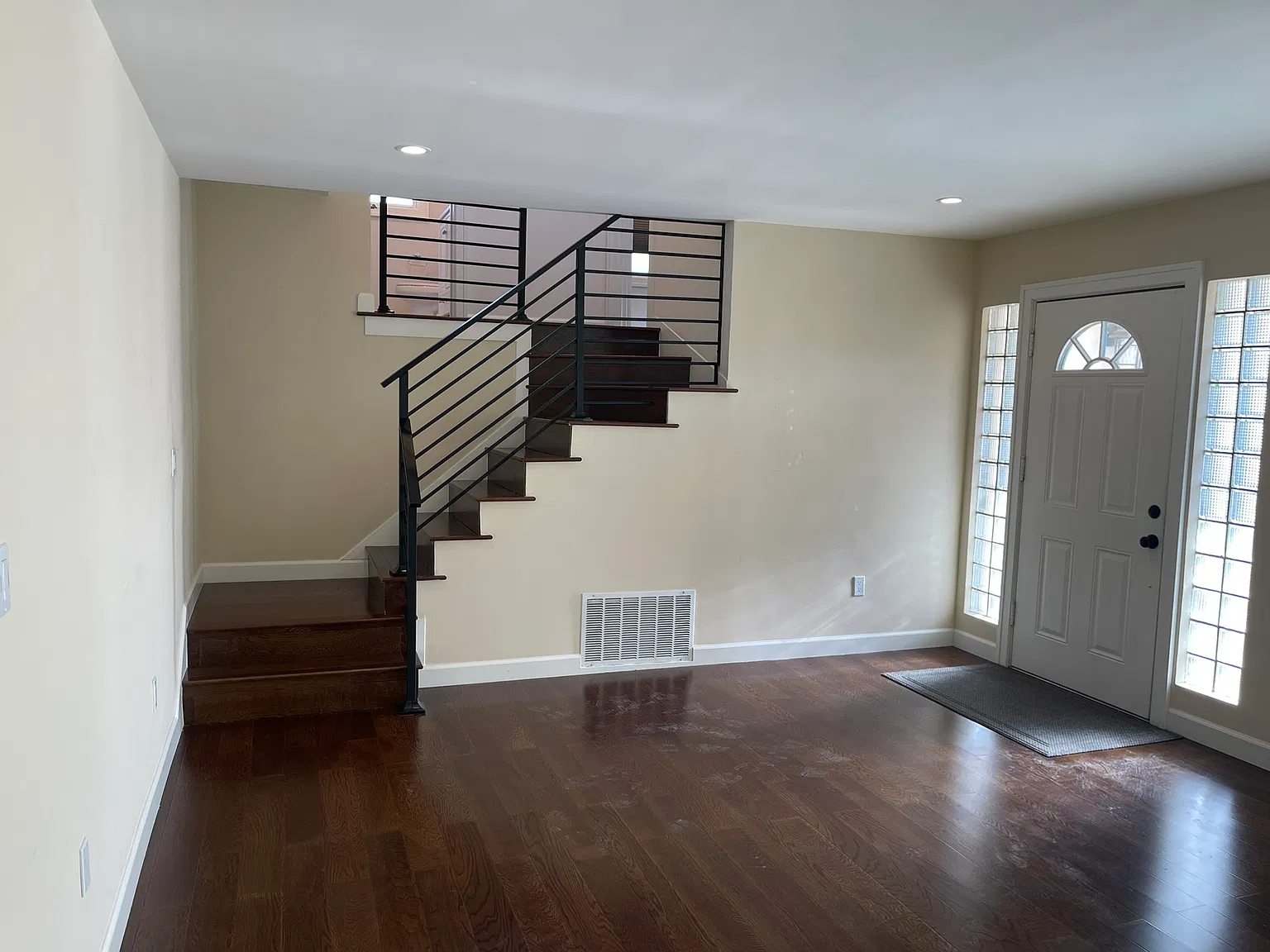 3 bed, 1540 sqft, $4,950 — Photo 4