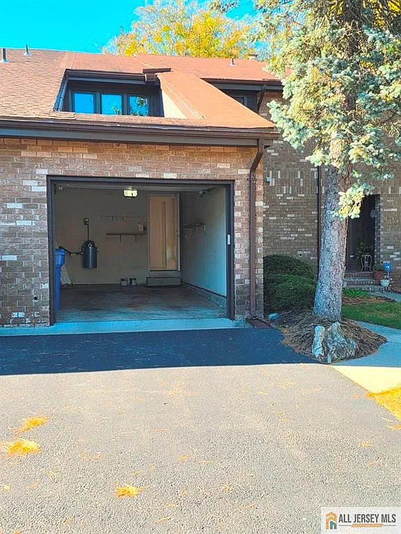 3 bed, 2.5 bath, 1736 sqft, $3,400 — Photo 4