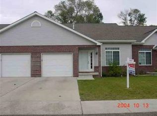 1210 Eastoak Dr, Fenton, MI