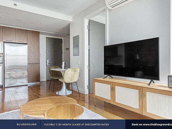 4th image of 72 Willoughby St #2A