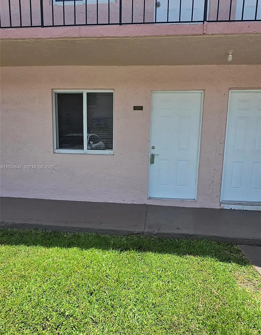 Hialeah Club Villas Condo — Photo 1