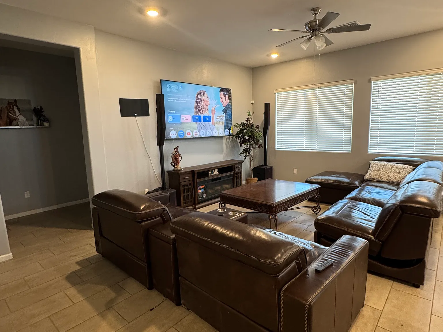3 bed, 2594 sqft, $3,300 — Photo 3