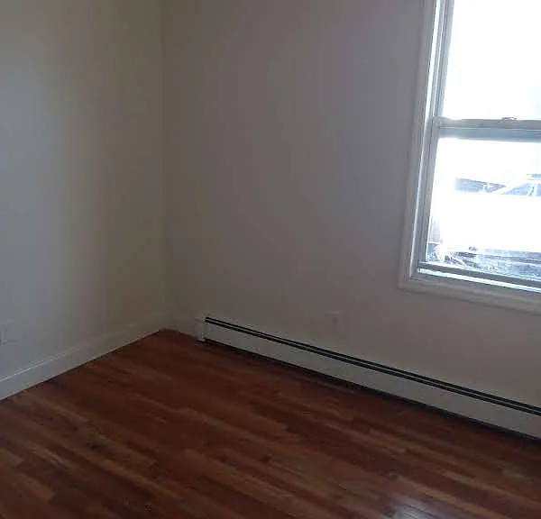 139 Webster Ave #3F — Photo 2