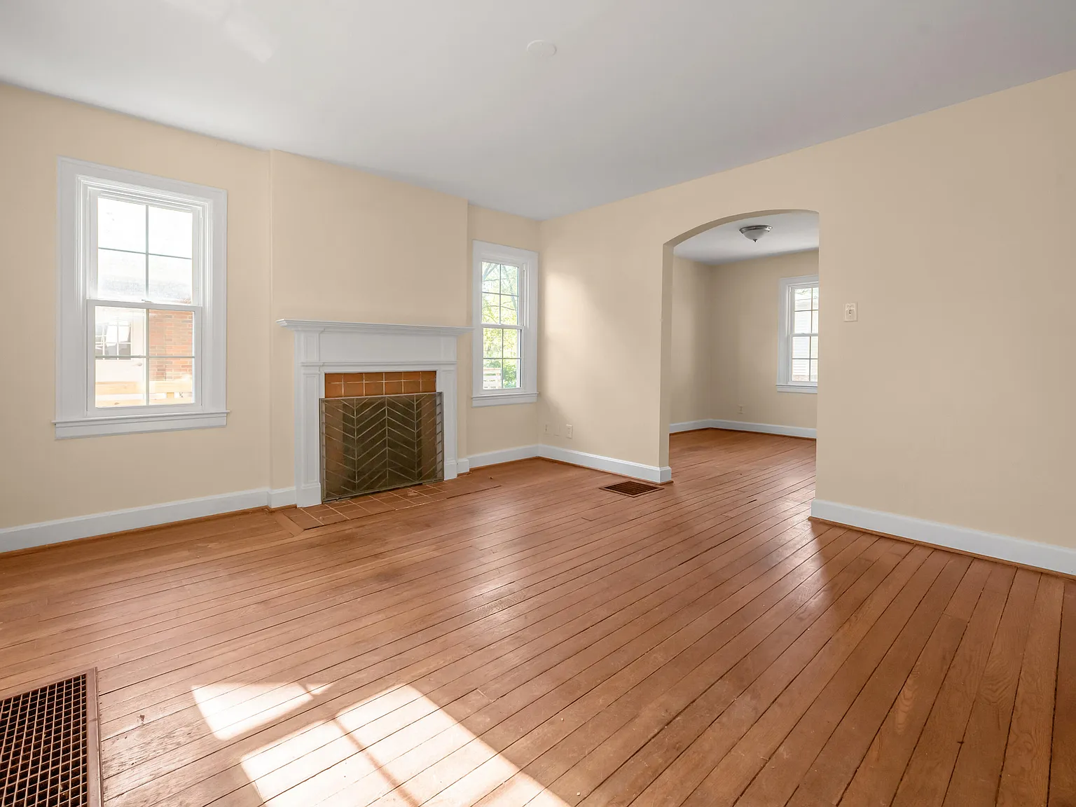 2 bed, 1.0 bath, 950 sqft, $1,500 — Photo 3