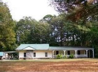 369 Water Oak Dell Dr, Lavonia, GA 30553