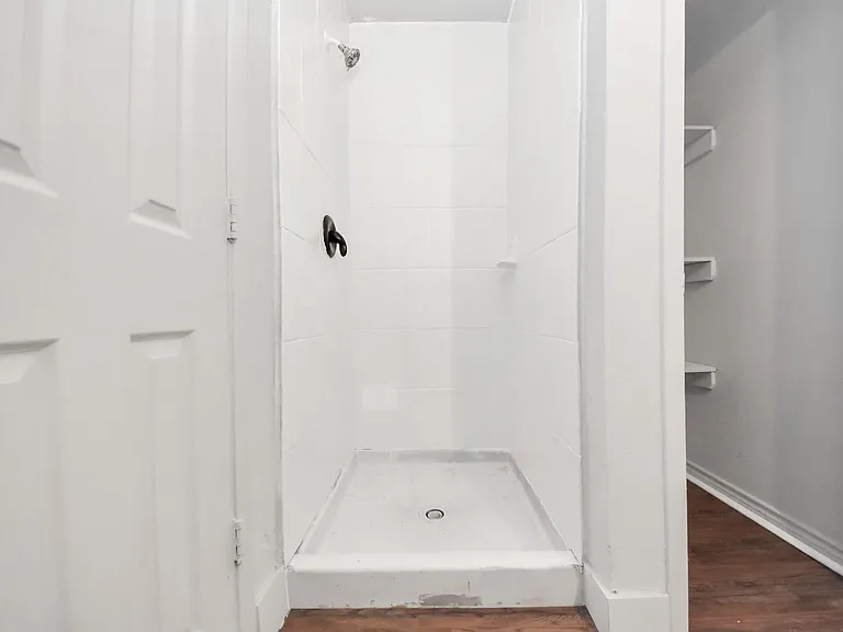 608 Trinity Ln — Photo 30