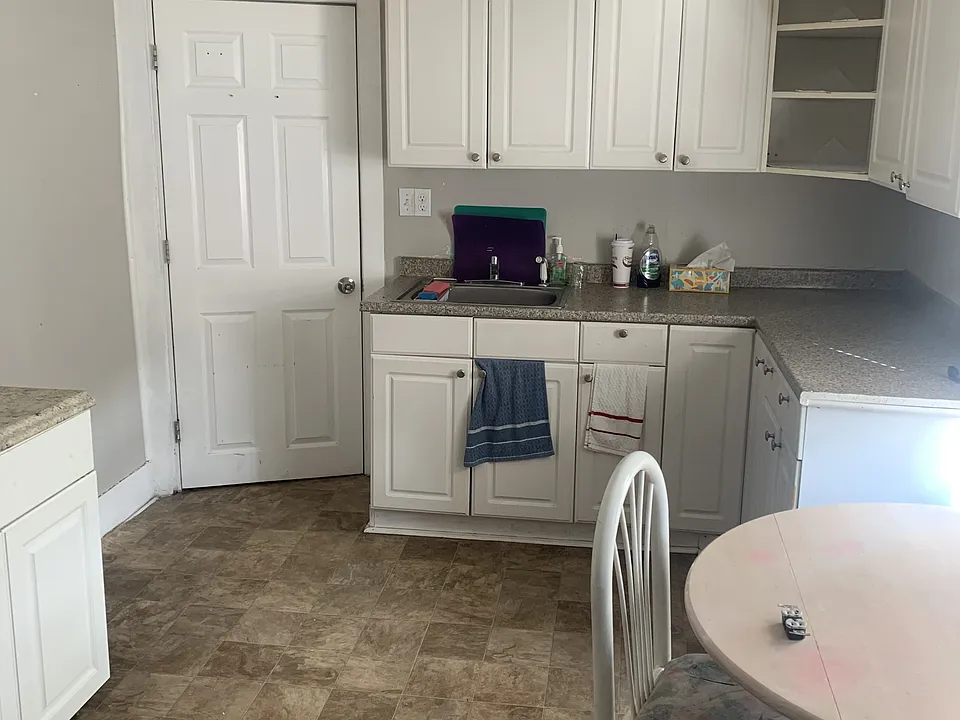 8 Warren St #3