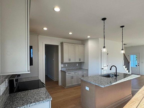 4th image of 6441 Elevation Rd