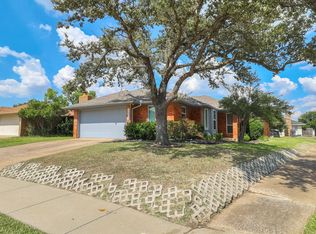 2039 Avignon Dr, Carrollton, TX 75007