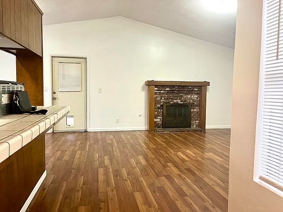 3rd image of 1441 E Sunnyview Avenue