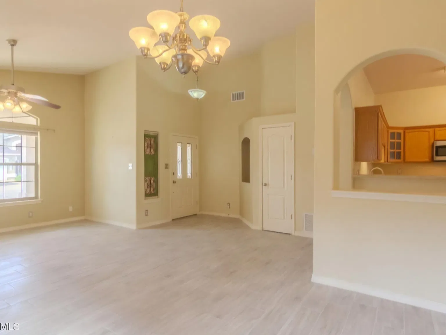 3 bed, 1874 sqft, $1,850 — Photo 3