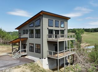 822 Blue Herring Way, Sevierville, TN 37876