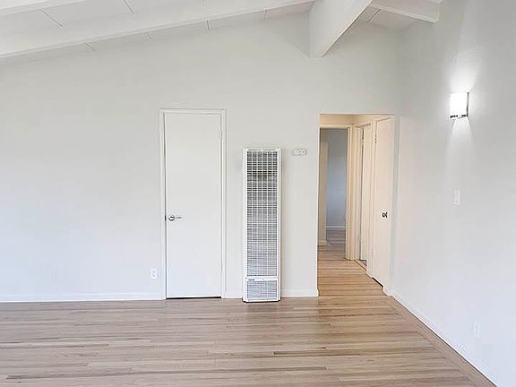 5th image of 2412 Palmetto Ave APT 2