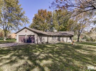 1110 Glenway Dr, Glenarm, IL 62536