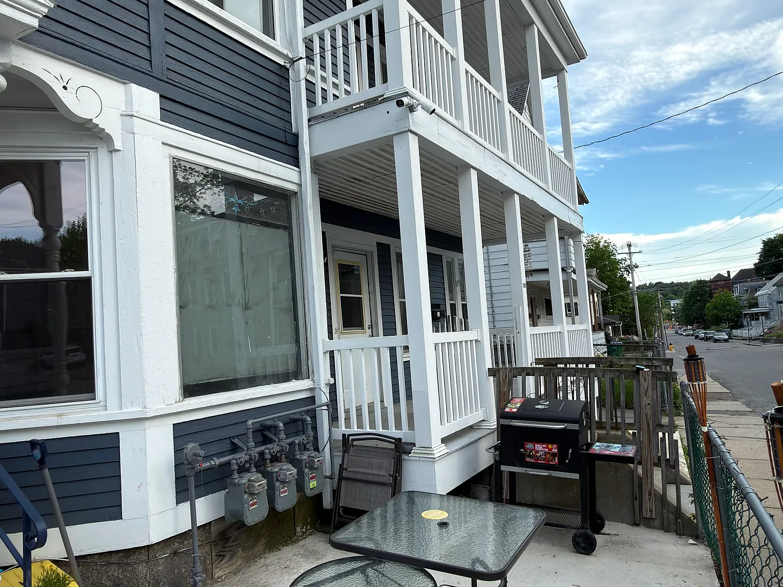 3 bed, $2,000 — Photo 2
