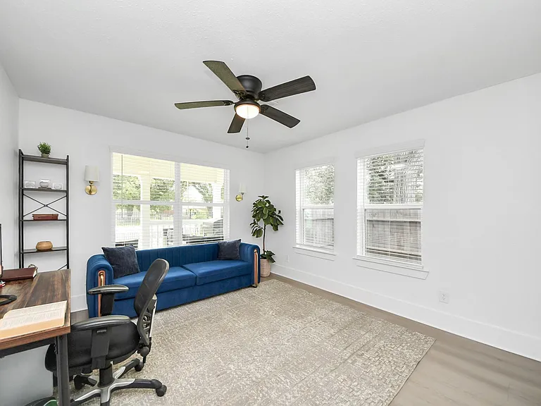 7003 Darien St — Photo 31