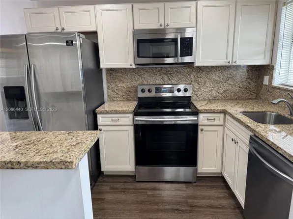 8325 Sunrise Lakes Blvd APT 103, Sunrise, FL 33322