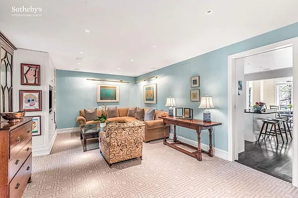 Sold by Sotheby's International Realty | media 27