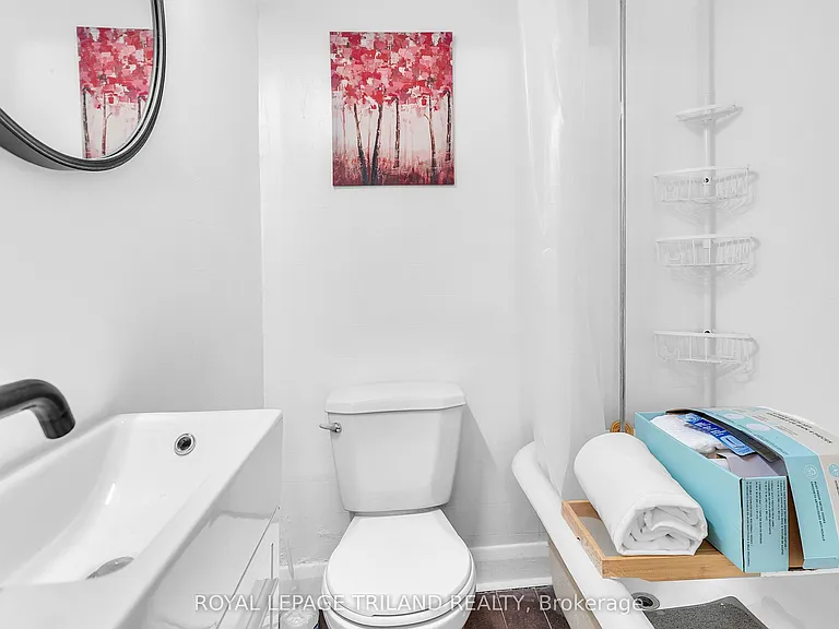111 Dundas St #6 — Photo 11