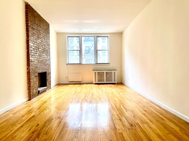 429 E 83rd St #2D — Photo 1