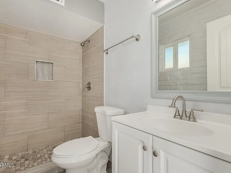 1118 S McClintock Dr — Photo 14
