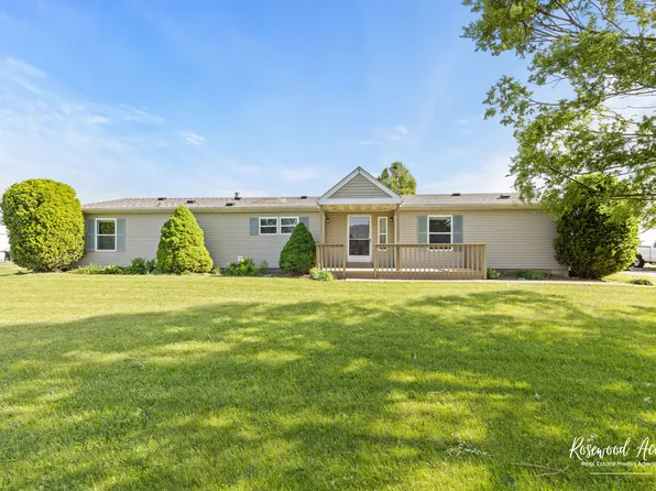 10868 E Le Claire St, Grant Park, IL 60940