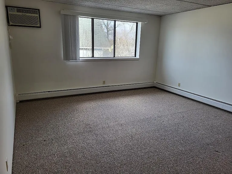 1232 Mount Hope Ave #2 — Photo 4