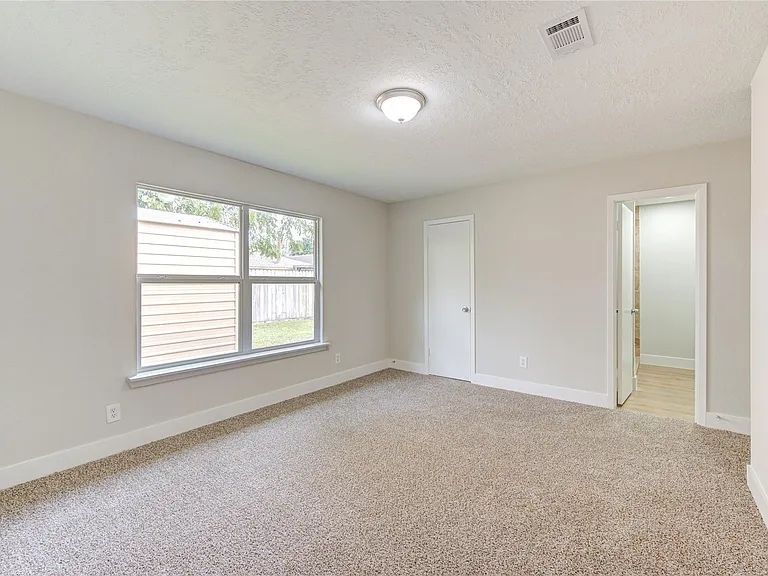 328 Meadow Wood Ct — Photo 11