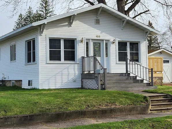 122 Walnut Ave, Oconto Falls, WI 54154