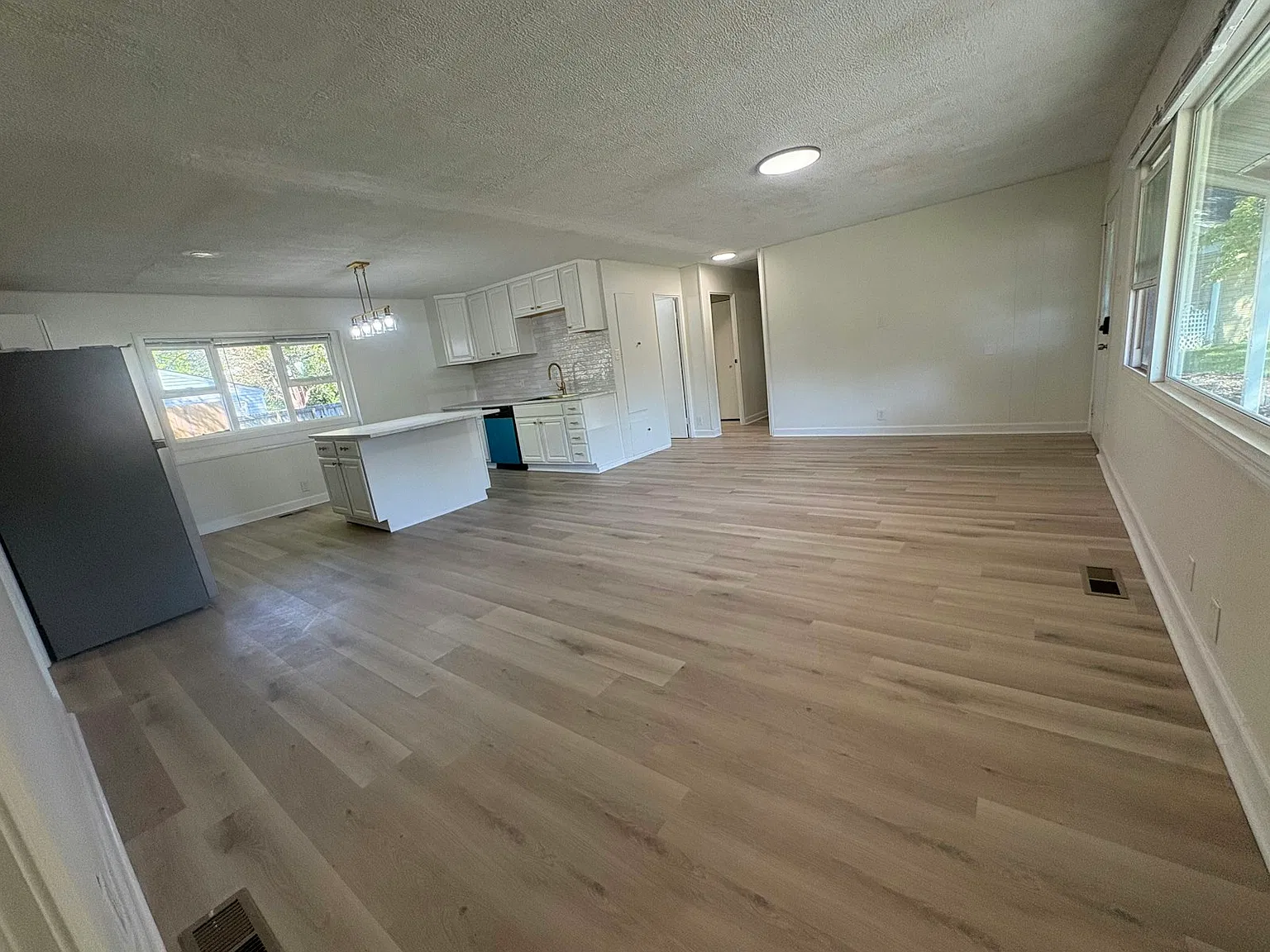629 Gooseberry Ln — Photo 3