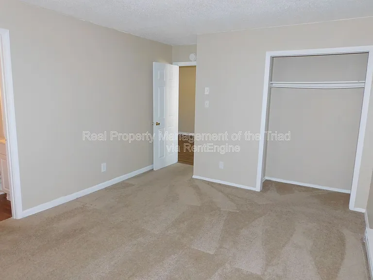 1003 Martin Luther King Jr Dr #B — Photo 7