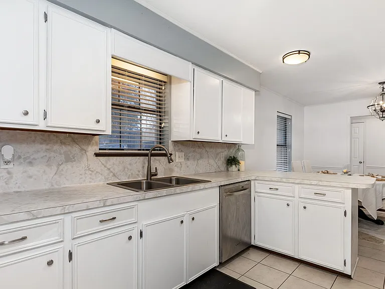 118 Rustwood St — Photo 10