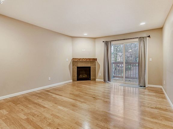 4th image of 3925 SW Multnomah Blvd #206