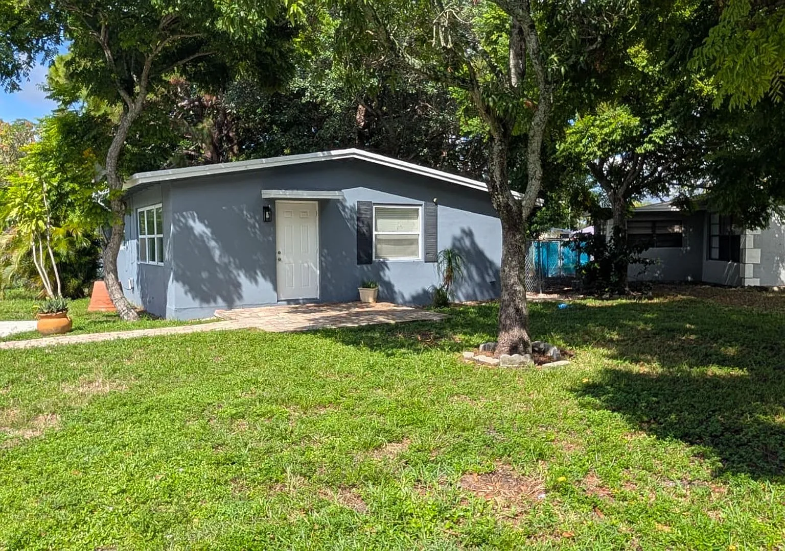 3BR Fort Lauderdale Rental with Spacious Yard — Photo 1