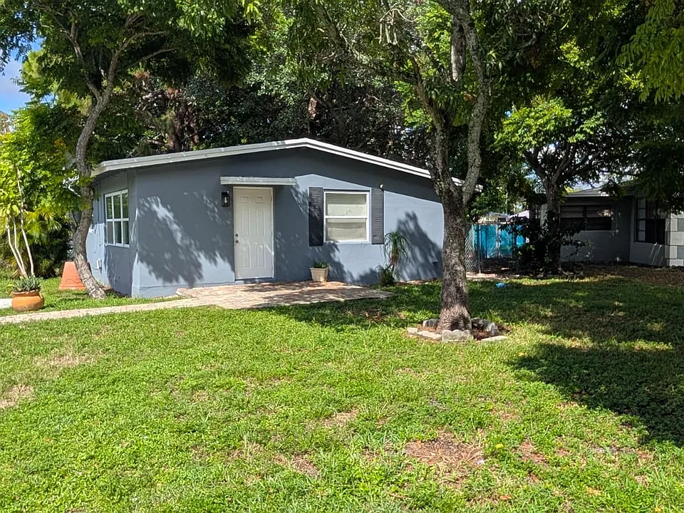 1553 NW 15th Ave