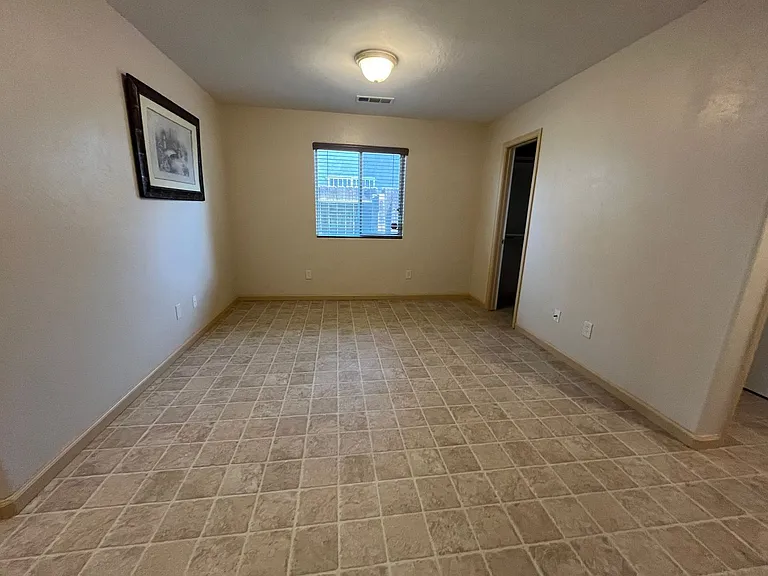1030 S Vista St — Photo 16