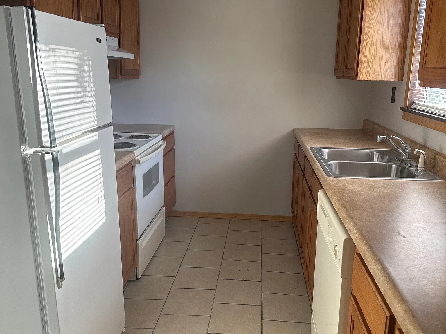 2 bed, 1.5 bath, $1,100 — Photo 4