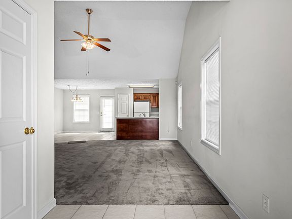 4th image of 11014 Nevada Ave