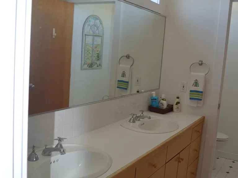 15 Ortley Ave — Photo 24