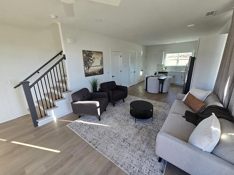 1015 W Trinity Ln #1 — Photo 12