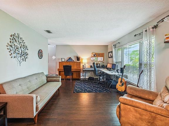3rd image of 9612 Holbrook Dr