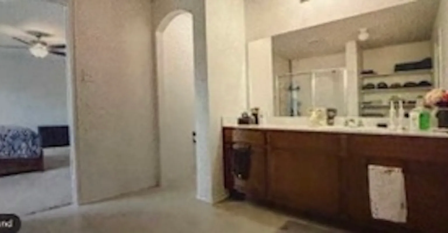 4 bed, 1940 sqft, $2,950 — Photo 2