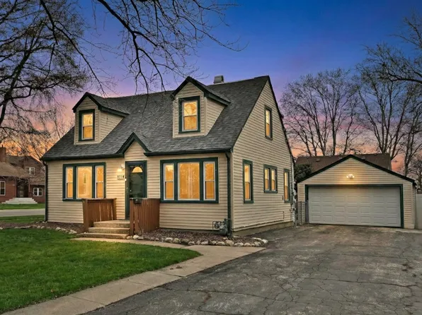 371 E Dickens Ave, Northlake, IL 60164
