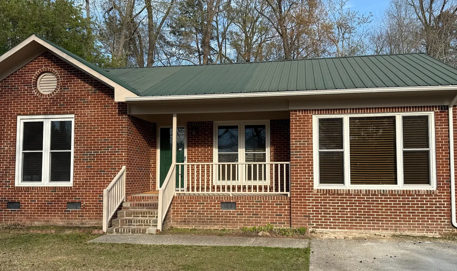 3 bed, 1300 sqft, $1,000 — Photo 1