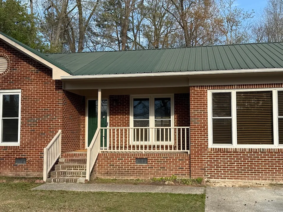 110 Dunlow Dr