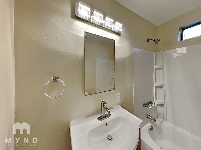 1852 Grand Ave — Photo 8