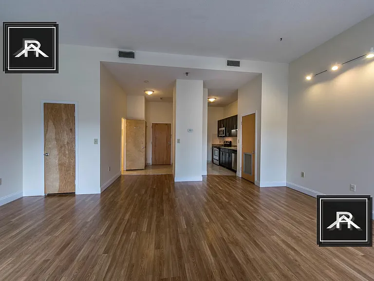 1077 Commonwealth Ave #209 — Photo 9