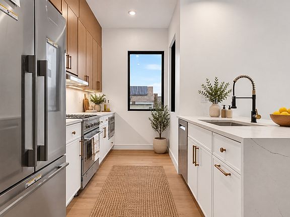 5th image of 13 Clyde St #B