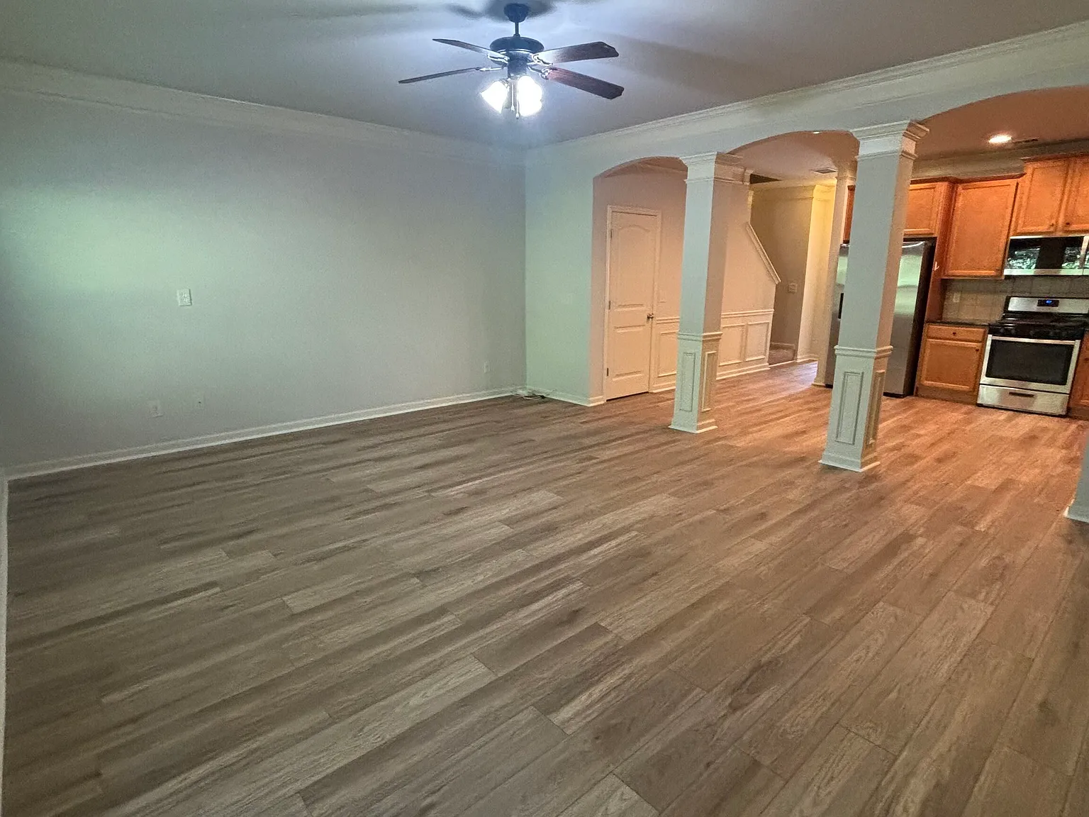 3 bed, 2.5 bath, $2,200 — Photo 4