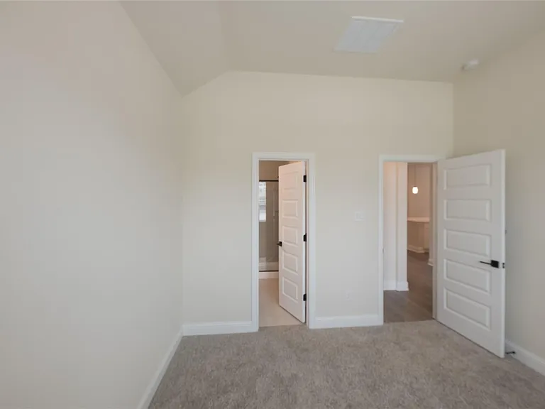 2504 Tilden Ln — Photo 12